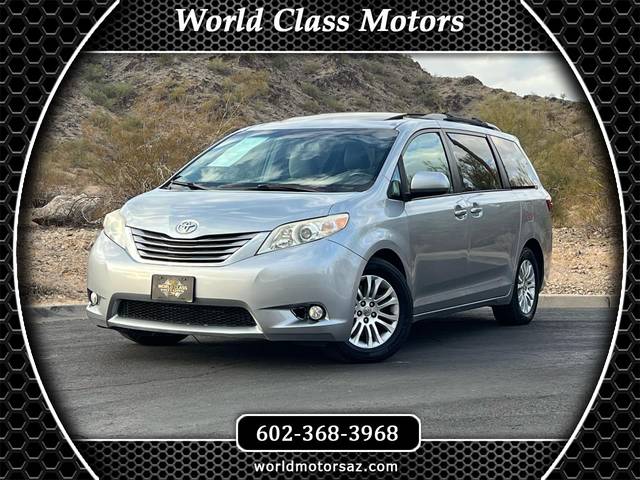 2016 Toyota Sienna  FWD photo