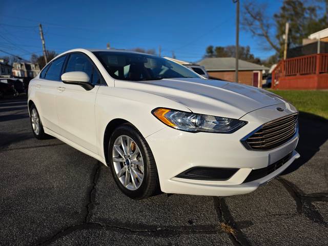 2017 Ford Fusion SE FWD photo