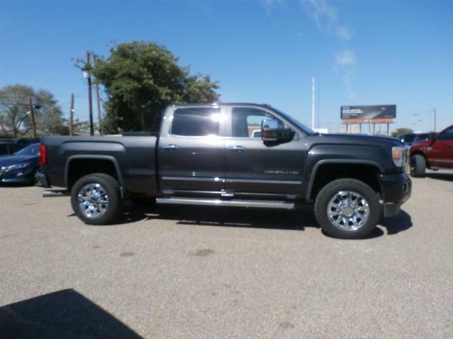 2016 GMC Sierra 2500HD Denali 4WD photo