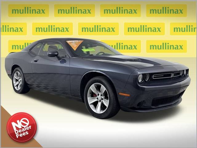 2016 Dodge Challenger SXT RWD photo