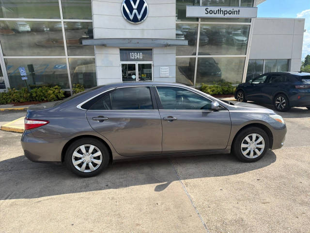 2016 Toyota Camry LE FWD photo
