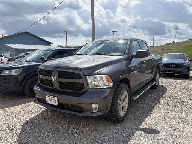 2016 Ram 1500 Express 4WD photo