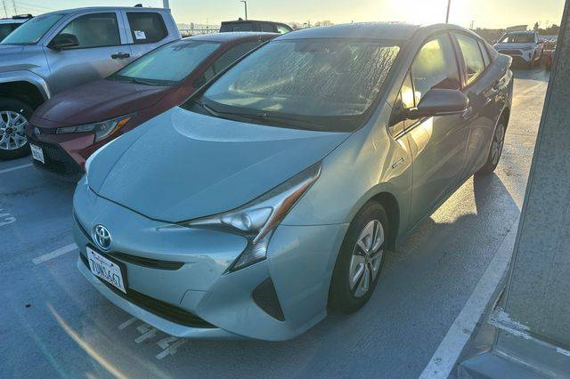 2016 Toyota Prius Three FWD photo