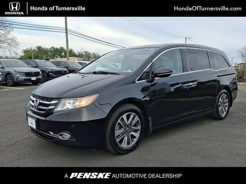 2016 Honda Odyssey Touring FWD photo