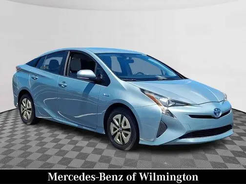 2016 Toyota Prius Three FWD photo