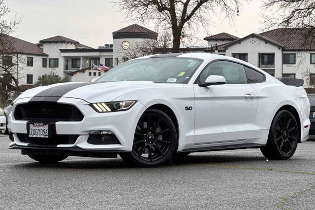 2016 Ford Mustang GT Premium RWD photo