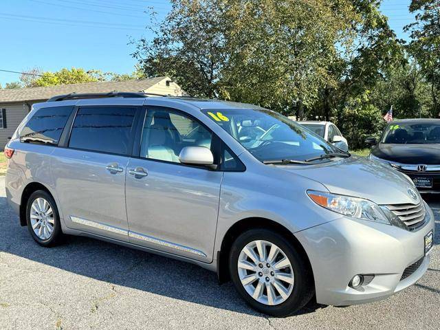 2016 Toyota Sienna XLE AWD photo