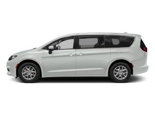 2017 Chrysler Pacifica Minivan Touring FWD photo