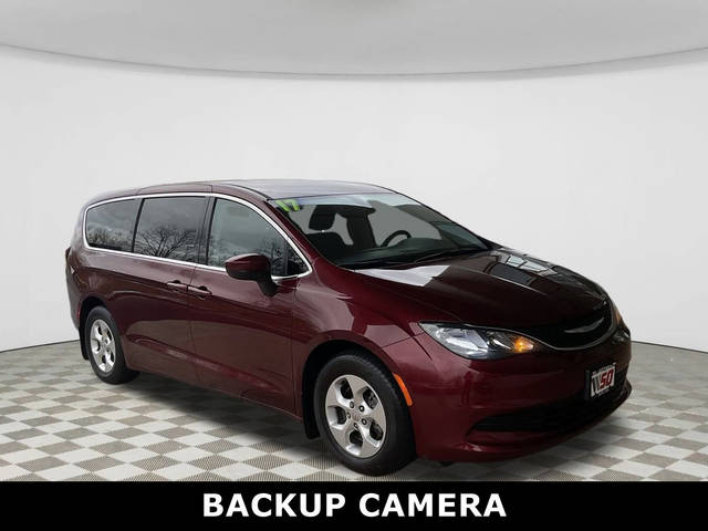 2017 Chrysler Pacifica Minivan LX FWD photo