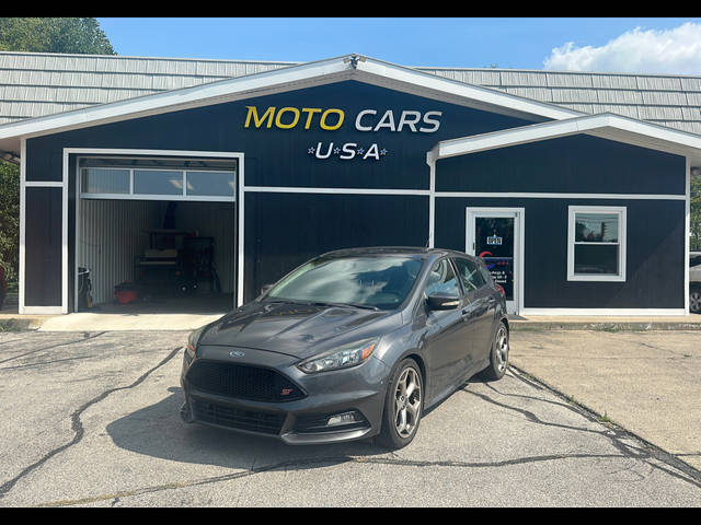 2016 Ford Focus ST FWD photo