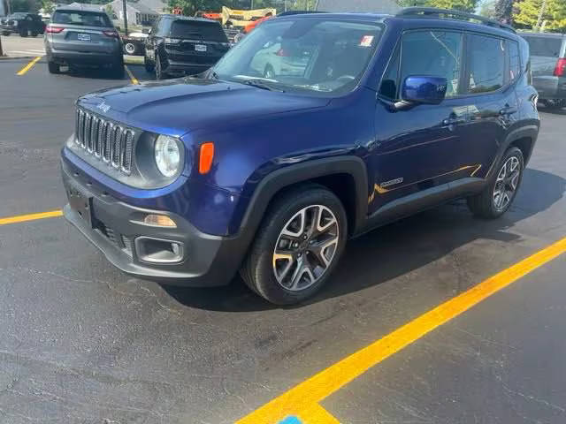 2016 Jeep Renegade Latitude FWD photo