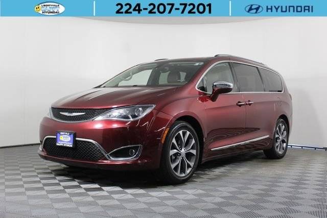 2017 Chrysler Pacifica Minivan Limited FWD photo