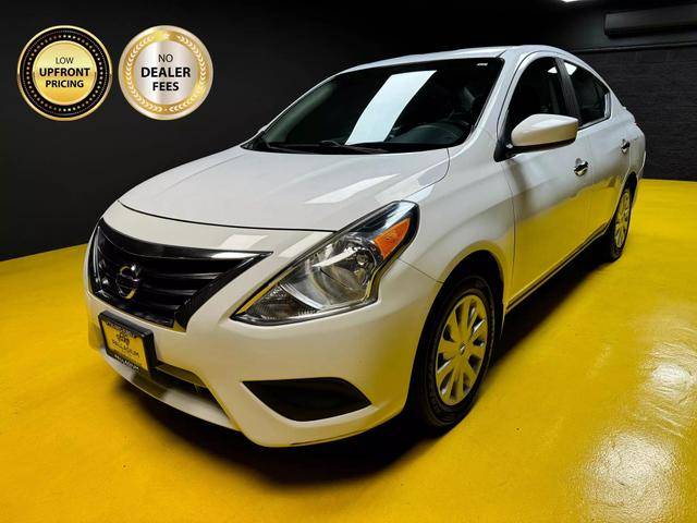 2016 Nissan Versa SV FWD photo