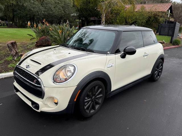 2016 MINI Hardtop 2 Door S FWD photo