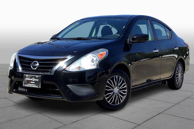 2016 Nissan Versa SV FWD photo