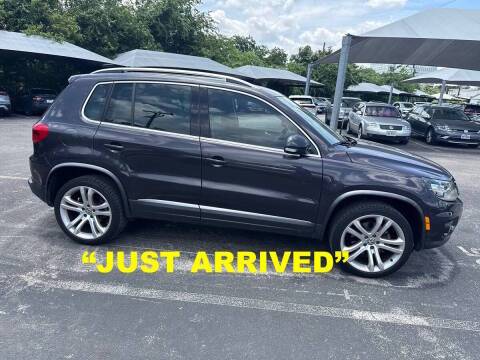 2016 Volkswagen Tiguan SEL AWD photo