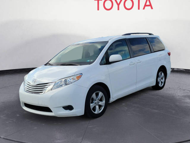 2016 Toyota Sienna LE FWD photo