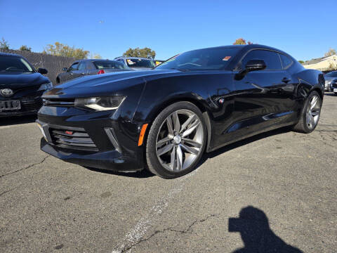 2017 Chevrolet Camaro 1LT RWD photo