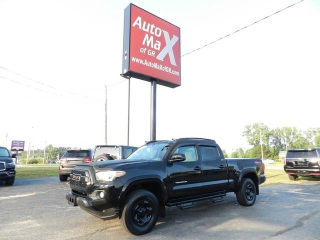 2016 Toyota Tacoma SR5 4WD photo