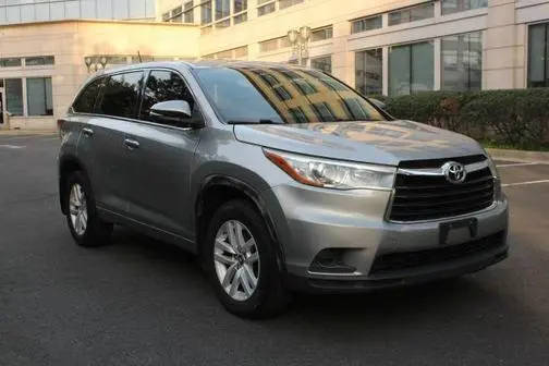 2016 Toyota Highlander LE AWD photo