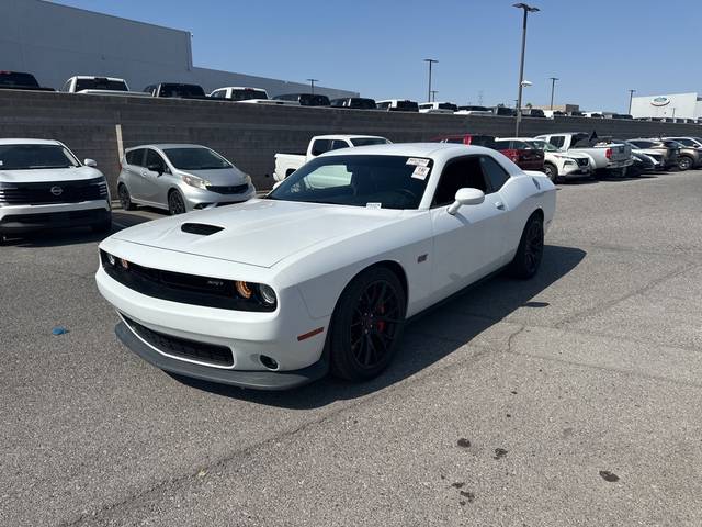 2016 Dodge Challenger SRT 392 RWD photo