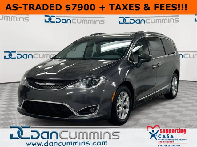2017 Chrysler Pacifica Minivan Touring-L Plus FWD photo