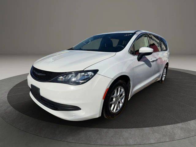 2017 Chrysler Pacifica Minivan Touring FWD photo