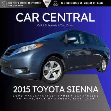 2015 Toyota Sienna LE FWD photo