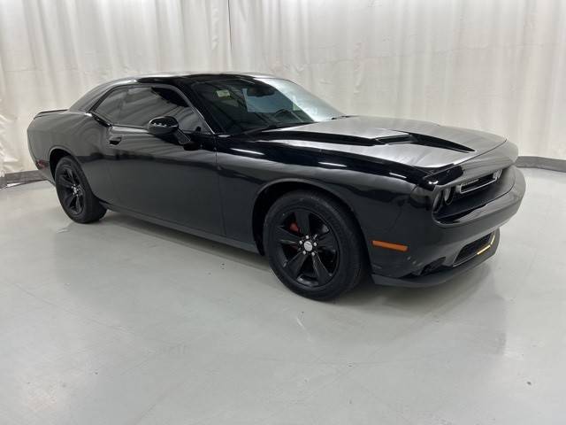 2015 Dodge Challenger SXT RWD photo