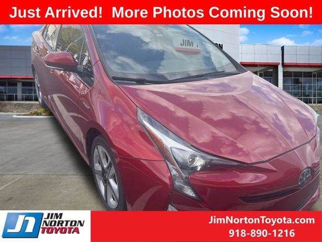 2016 Toyota Prius Four Touring FWD photo