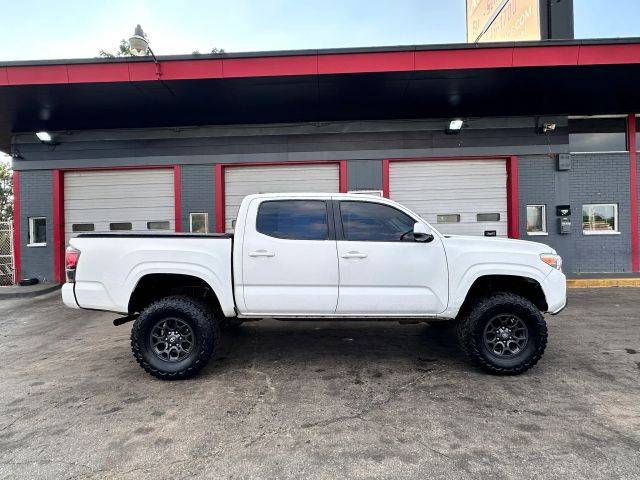 2016 Toyota Tacoma SR 4WD photo