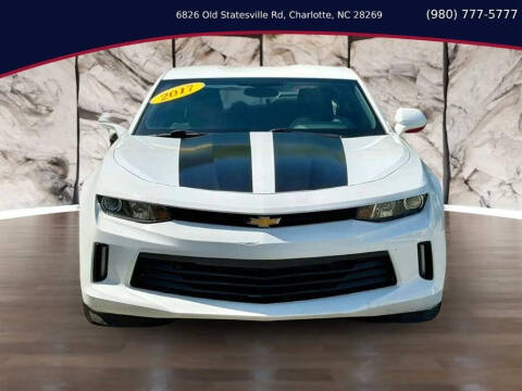2017 Chevrolet Camaro 1LT RWD photo