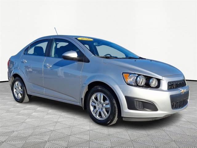 2016 Chevrolet Sonic LT FWD photo