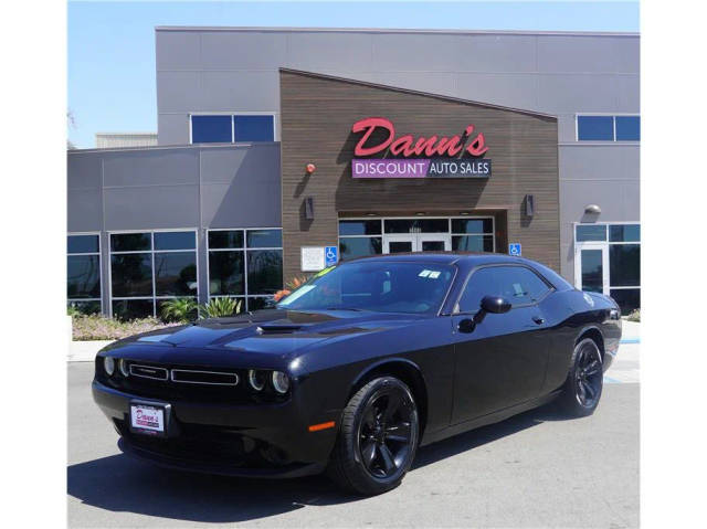 2016 Dodge Challenger SXT RWD photo