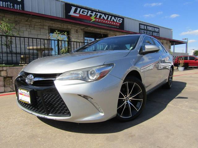 2016 Toyota Camry XSE FWD photo