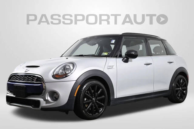 2016 MINI Hardtop 4 Door S FWD photo