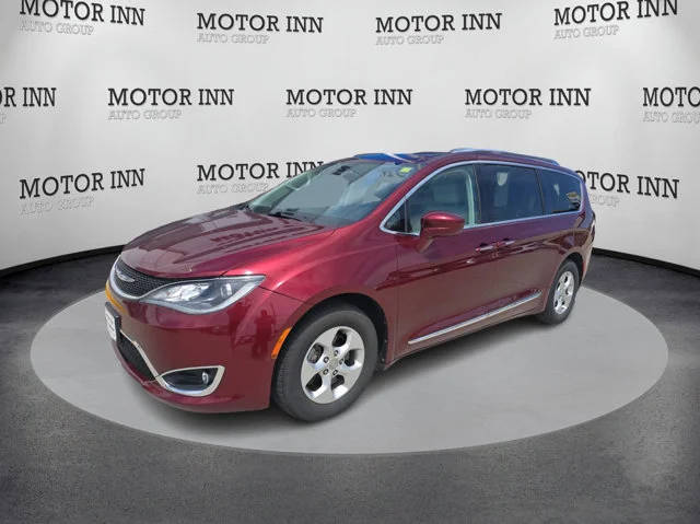2017 Chrysler Pacifica Minivan Touring-L Plus FWD photo