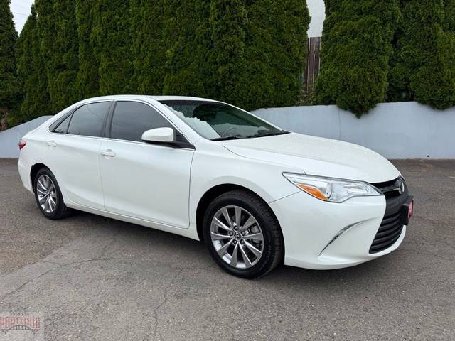 2017 Toyota Camry XLE FWD photo