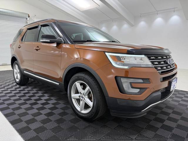 2017 Ford Explorer XLT 4WD photo