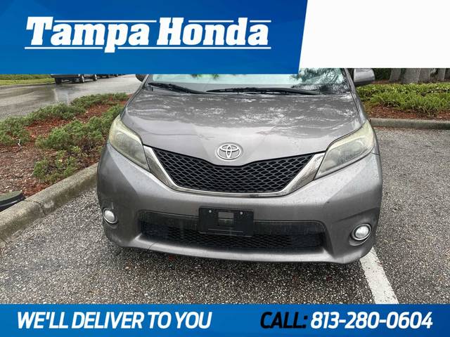 2016 Toyota Sienna SE FWD photo