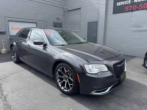 2015 Chrysler 300 Limited RWD photo