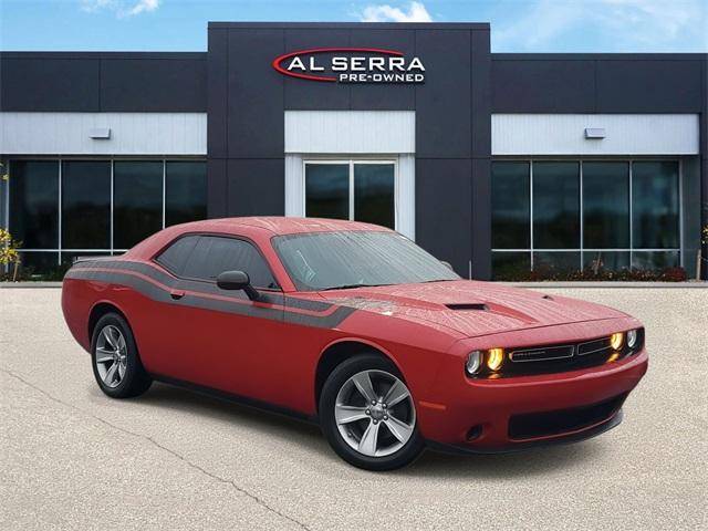 2016 Dodge Challenger SXT RWD photo