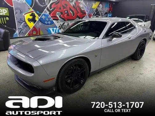 2016 Dodge Challenger 392 Hemi Scat Pack Shaker RWD photo