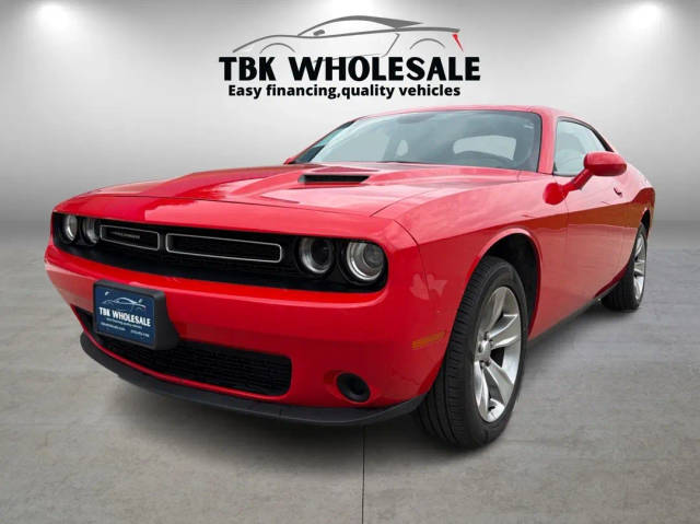 2016 Dodge Challenger SXT RWD photo