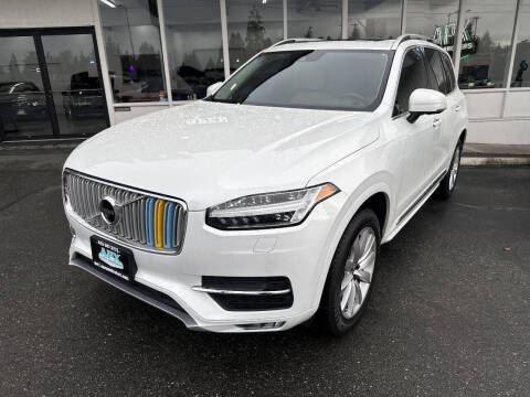 2016 Volvo XC90 T6 Momentum AWD photo