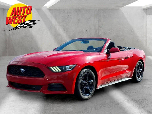2017 Ford Mustang V6 RWD photo