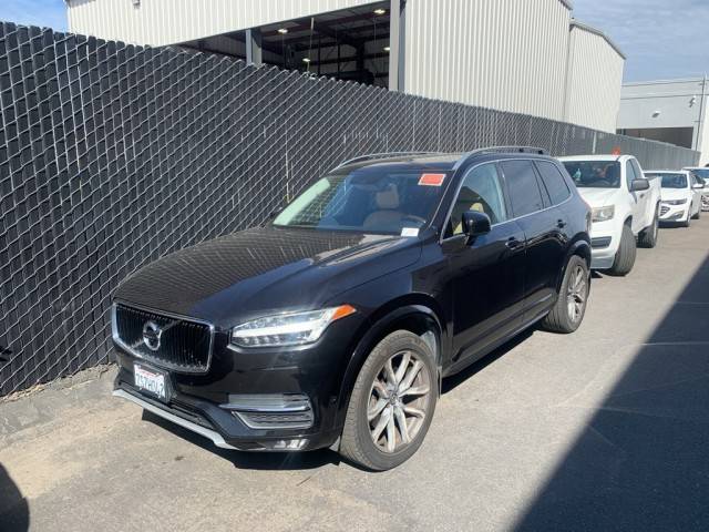 2016 Volvo XC90 T6 Momentum AWD photo