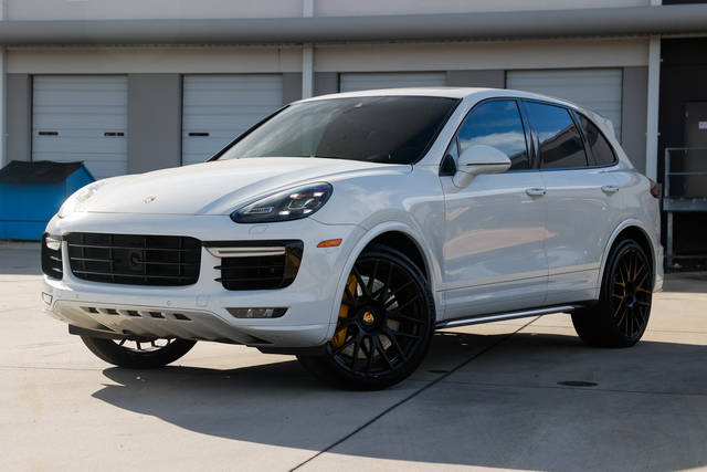 2016 Porsche Cayenne Turbo S AWD photo