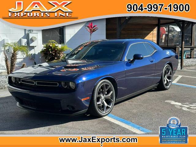 2016 Dodge Challenger SXT RWD photo