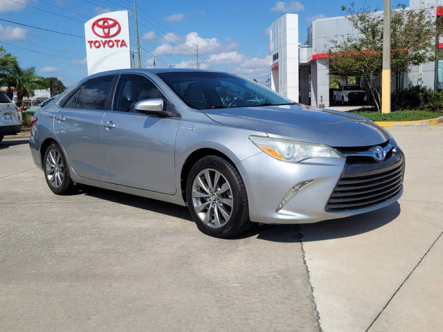 2017 Toyota Camry Hybrid XLE FWD photo